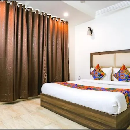 Hotel The Grand Bella - Cr Park